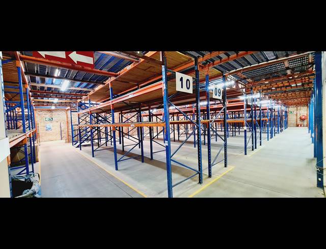 2,543M² WAREHOUSE FOR SALE IN OLIVEDALE